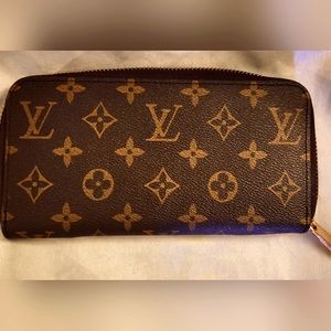 Louis Vuitton Zippy Wallet